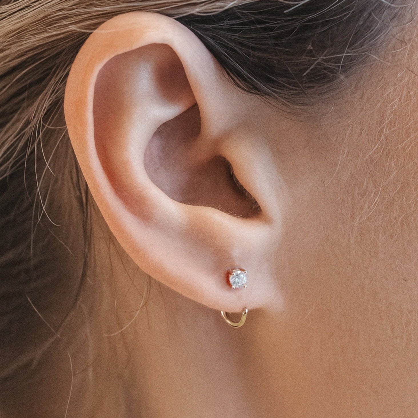 Orecchino a cerchio ABBRACCIO - TheJewelryDog